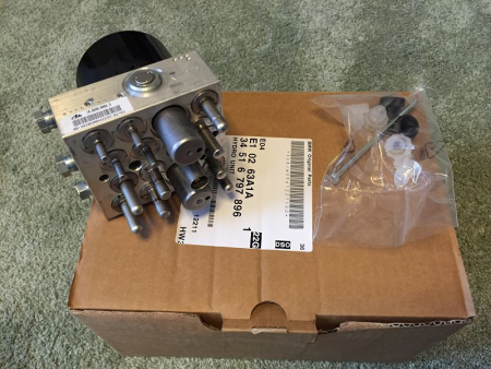 Preview: 34516797896 Original BMW E81 E82 E87 DSC hydraulic unit E90 E91 NEW SEALED.