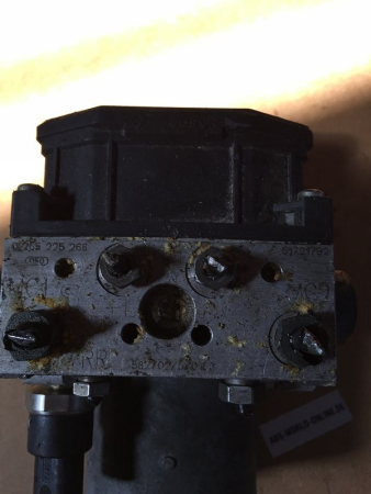Preview: 51721792 0265225268 Alfa Romeo GT ABS hydraulic unit control unit Bosch