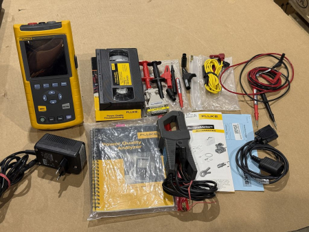 Preview: Fluke 43 Power Quality Analyzer Netzqualitätsanalysator 9444 000 43421 (gebraucht)