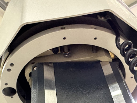 Zeiss counter holder hold-down device for coordinate measuring machines