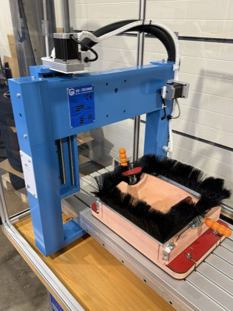 VK-Technik CNC Portalfräsmaschine 6040 Fräsanlage mit Sicherheitsumhausung gebraucht