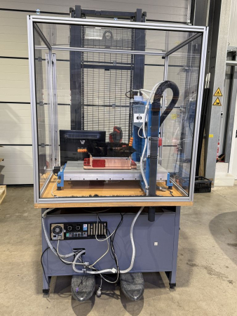 VK-Technik CNC Portalfräsmaschine 6040 Fräsanlage mit Sicherheitsumhausung gebraucht