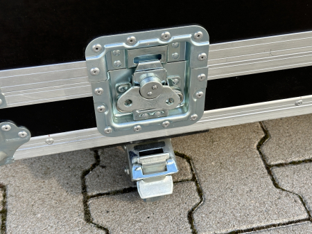 Preview: Flight case 190x83x105cm 200x87x122cm on wheels