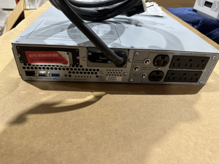 Preview: SUA3000RM2U APC Smart-UPS 3000VA USB & Serial RM 2U 120V unused