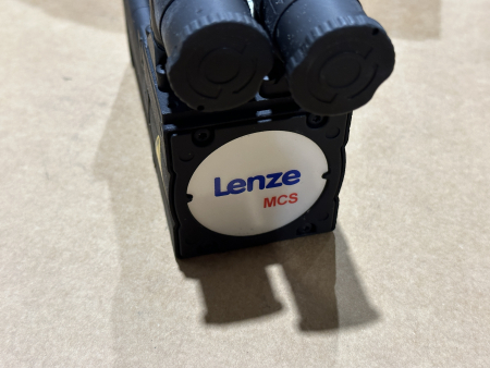 MCS 06C60-RS0B0-B11N-ST5S00N-R0SU 15064457 2975078 Lenze MCS Servomotor NEU