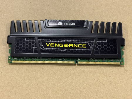 Preview: Corsair Vengeance CMZ32GX3M4X1600C10 32GB DDR3 1600MHz Arbeitsspeicher-Kit 4x8GB