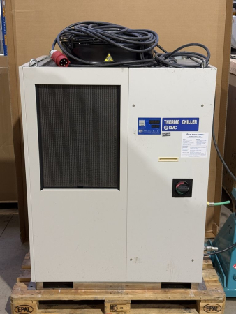 SMC HRSH100-AF-40 Thermo-Chiller Cooling and Temperature Control Unit 2018