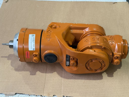 KUKA ZH 15-2 Central Hand with Alpha Gear TP 010-EF2-61-00 – Item No. 01-050-770 (lightly used)