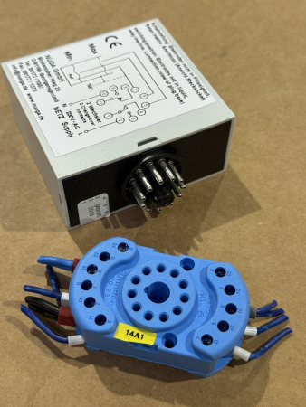 Preview: NÜGA NP level controller 230V AC conductivity level relay with socket (used)