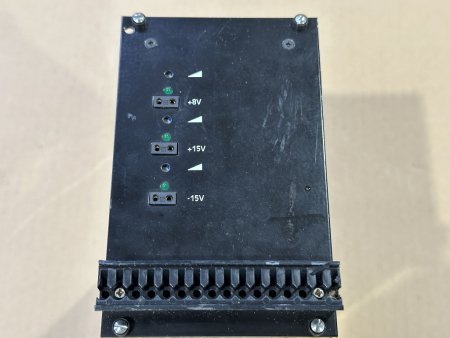 Frequentis BGT IF 2000 Baugruppenträger Rack-System ERIF 01.11 Netzteil 136-010762J (gebraucht)