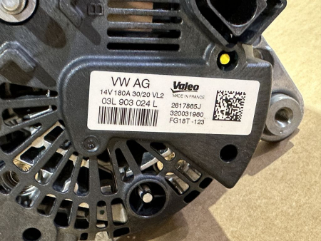 03L903024L original VAG alternator alternator NEW