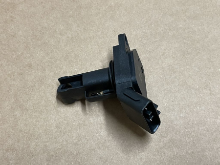 8ET009142941 8ET009142-941 original Hella air mass meter LEXUS TOYOTA NEW