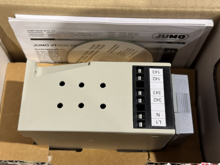 JUMO dTRON DR 316 – Temperature Controller – Type 703049/181-000-23/214,000 (used)