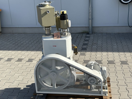 Pfeiffer KA 180 FHE Centrifugal Pump / Vacuum Pump 180 m³/h incl. Balzers EVA 100 PA Valve (used, refurbished)