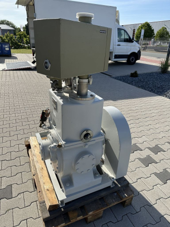 Preview: Pfeiffer KA 180 FHE Centrifugal Pump / Vacuum Pump 180 m³/h incl. Balzers EVA 100 PA Valve (used, refurbished)