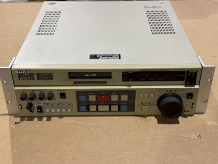 Sony EVO-9850P Videocassette Recorder Hi8 replayer (used)
