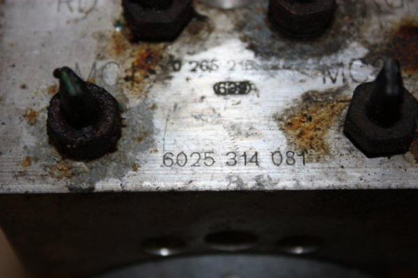 ABS hydraulic unit control unit Bosch Renault 6025314081 0265216726 0273004406