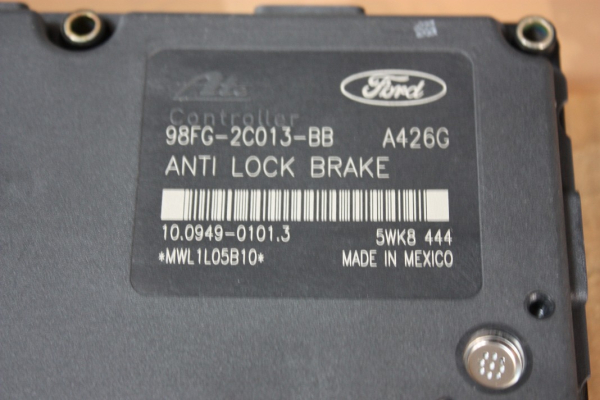 ABS control unit 1068549 98FG2C013BB 98FG-2C013-BB NEW Puma Fiesta Escort