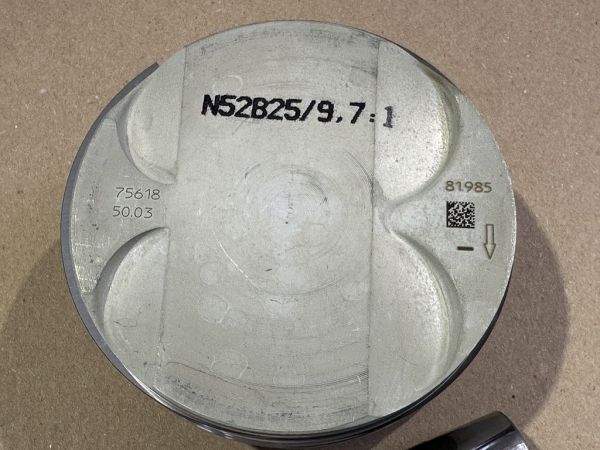 11257561850 Original BMW N52 piston with pins and rings NEW