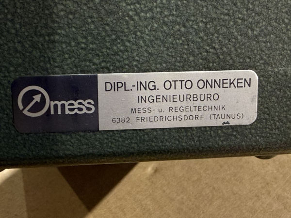 Thommen Revue Präzisions-Druckmessgerät Typ 18A3.101.02 bis 1 bar Messgerät im Transportkoffer gebraucht