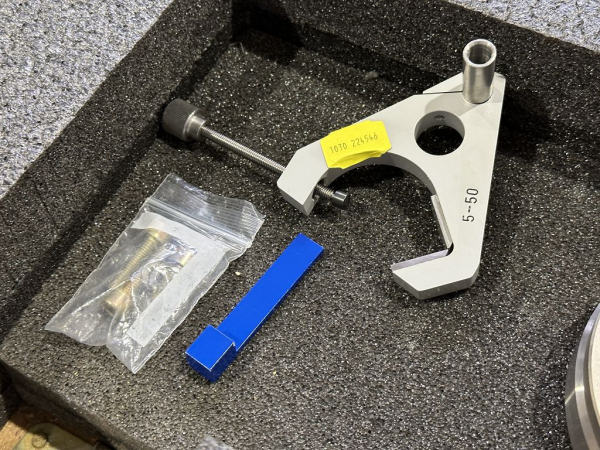 Zeiss counter holder hold-down device for coordinate measuring machines