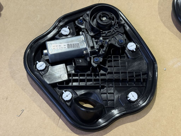 Audi RS7 Zuziehmotor Zuziehhilfe Türmodul rechts vorne 4G8837004 (gebraucht)