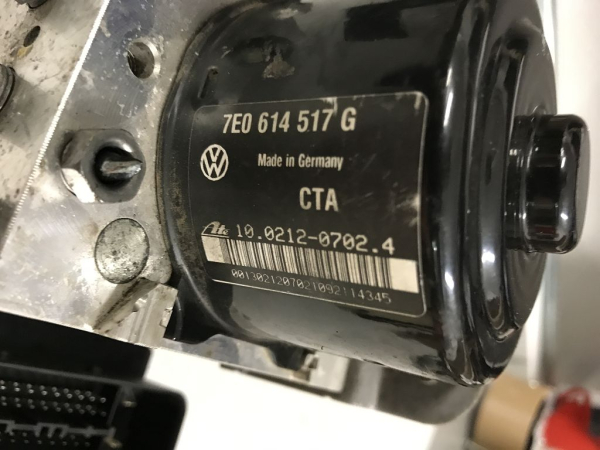 7E0614517G 7E0907379J ABS ESP Hydraulic power unit control unit