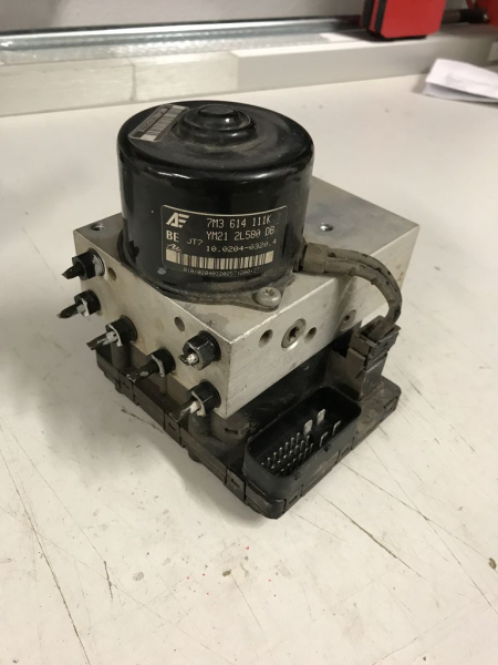 7M3614111K YM21-2L580-DB 1J0907379Q ABS / EDS hydraulic control unit control unit