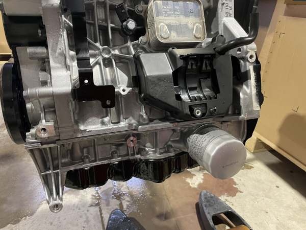 04E100038F original VAG engine DGEA engine 1.4 TSI Hybrid 6km new car