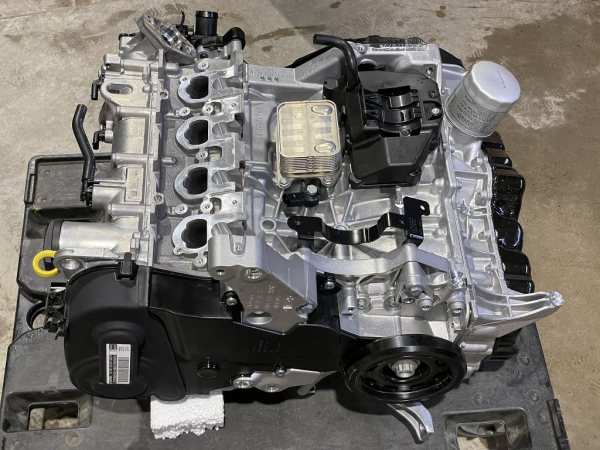 04E100038F original VAG engine DGEA engine 1.4 TSI Hybrid 6km new car