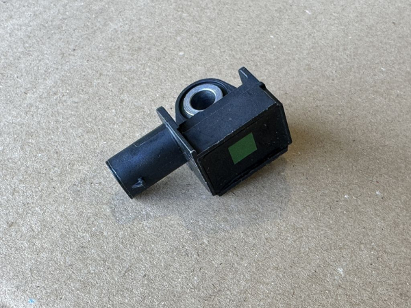 6861319 37146861319 original BMW acceleration sensor NEW