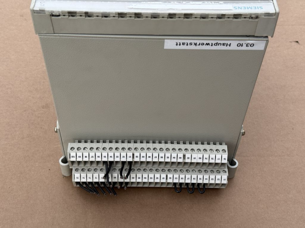 Siemens Line Differential Protection 7SD5035-4BA11-0AA0/EE Schutzgerät gebraucht