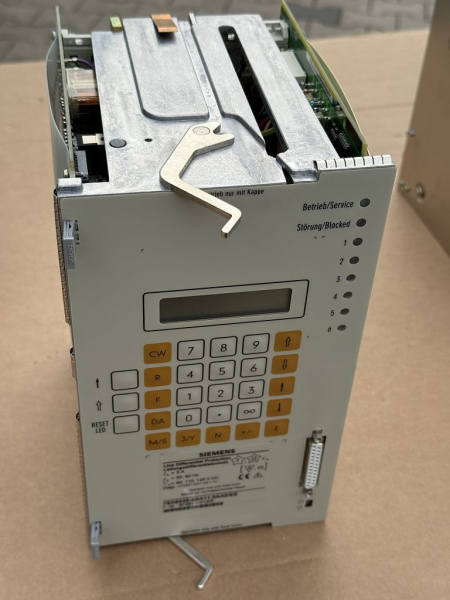 Siemens Line Differential Protection 7SD5035-4BA11-0AA0/EE Schutzgerät gebraucht