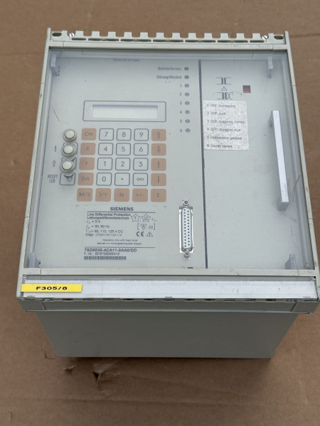 Siemens Line Differential Protection Leitungsschutzgerät 7SD5035-4CA11-0AA0/DD (gebraucht)