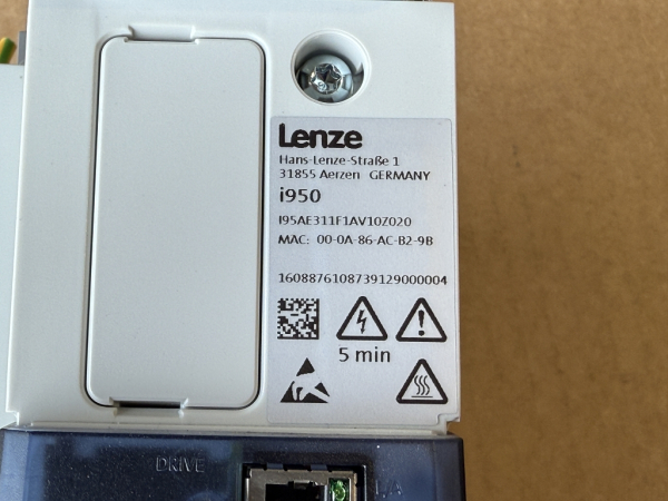 Lenze i950 Servo Drive Frequenzumrichter I95AE311F1AV10Z020 gebraucht