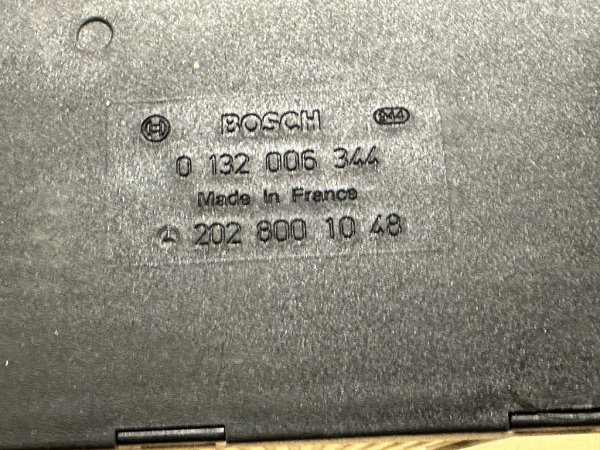 0132006344 2028001048 original Bosch ZV central locking pump W202