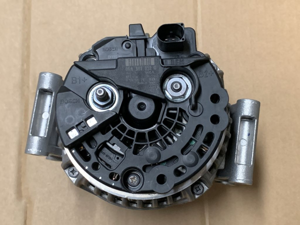 06A903023G original VAG Amarok generator generator 140A NEW