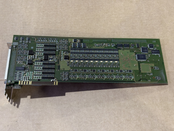 dSPACE DS2211-04  Hardware-in-the-Loop (HIL) I/O-Platine