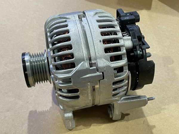 03C903023A original VAG Generator NEW