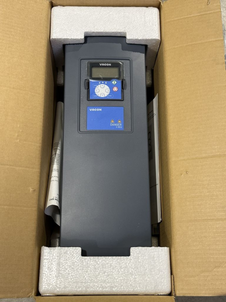 NXP00046-A2L1SSV-A1A2000000 2.2kW 525-690VAC VACON NXP drive unbenutzt IP21