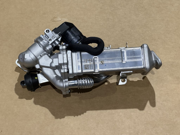 11717822350 11717810871 original BMW AGR Ventil Kühler X5 F15 NEU