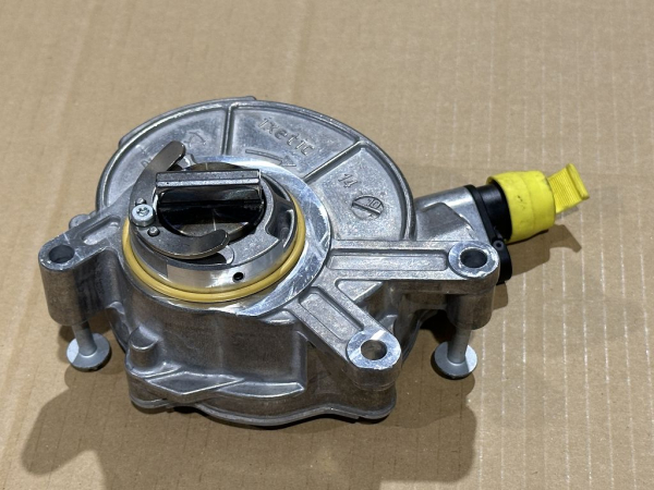 11668605976 original BMW vacuum pump N63 NEW