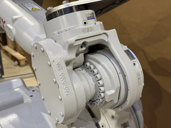 RV-70FM-D1-S15 CR760-70VD1-1-S15 R56TB Mitsubishi Industrial Robot