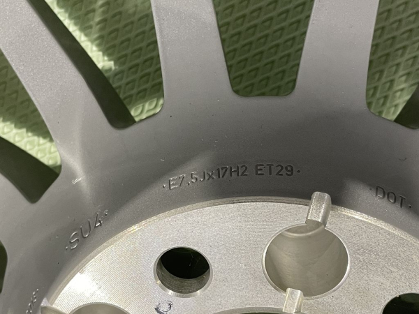 8W0601025AE Satz original Audi A4 A5 Winterkompletträder Dunlop Alufelgen NEU