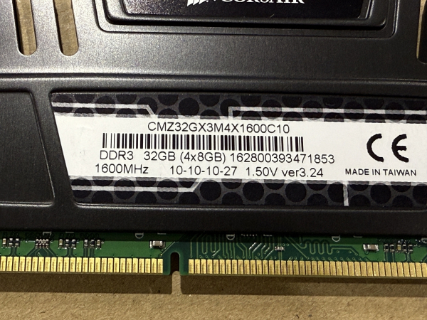 Corsair Vengeance CMZ32GX3M4X1600C10 32GB DDR3 1600MHz Arbeitsspeicher-Kit 4x8GB