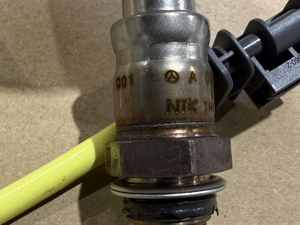 A0005425512 original Mercedes lambda sensor after catalyst NEW