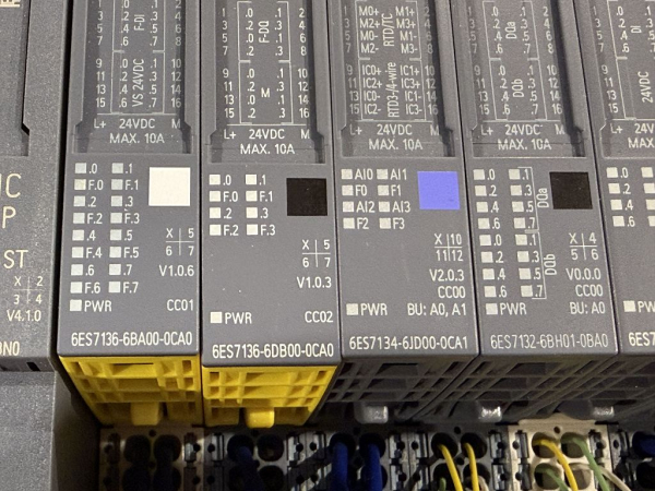Siemens SIMATIC ET 200SP – IM155-6PN ST mit 9 I/O-Modulen – geprüft, gebraucht