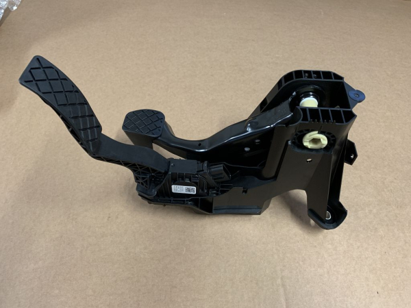 5Q1723503J Original VAG accelerator electronic module NEW