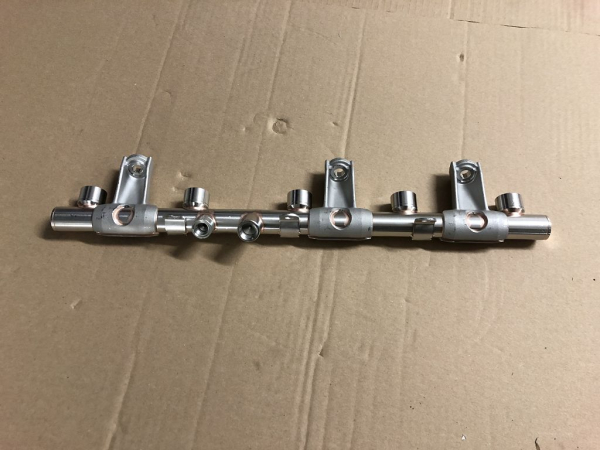 07K133317T Original Audi Kraftstoffverteiler RS3 TTRS NEU