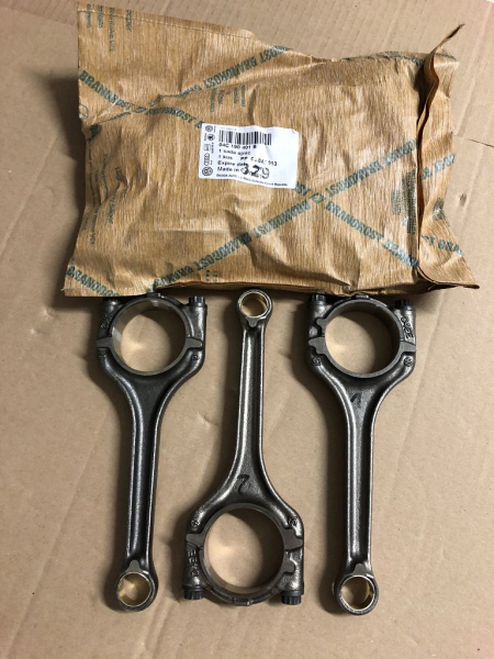 04C198401B set of connecting rods VW up! Skoda Citigo 1.0